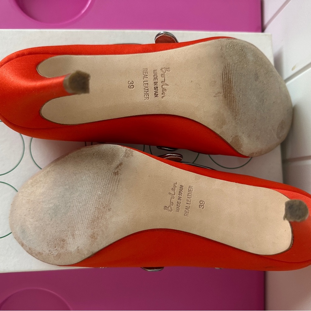 Boden orange-red satin w silver patent leather trim pumps - Picture 4 of 5